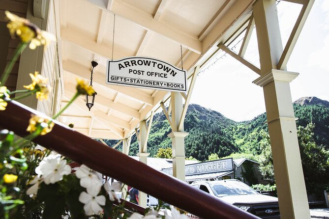 Best of Queenstown Guided Tour with Wine Tasting & Boat Cruise - Kawarau Bungy shows Queenstown’s bold side