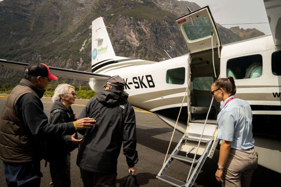 From Queenstown: Milford Sound Flight and Cruise with Lunch - A 105-minute cruise beneath the cliffs