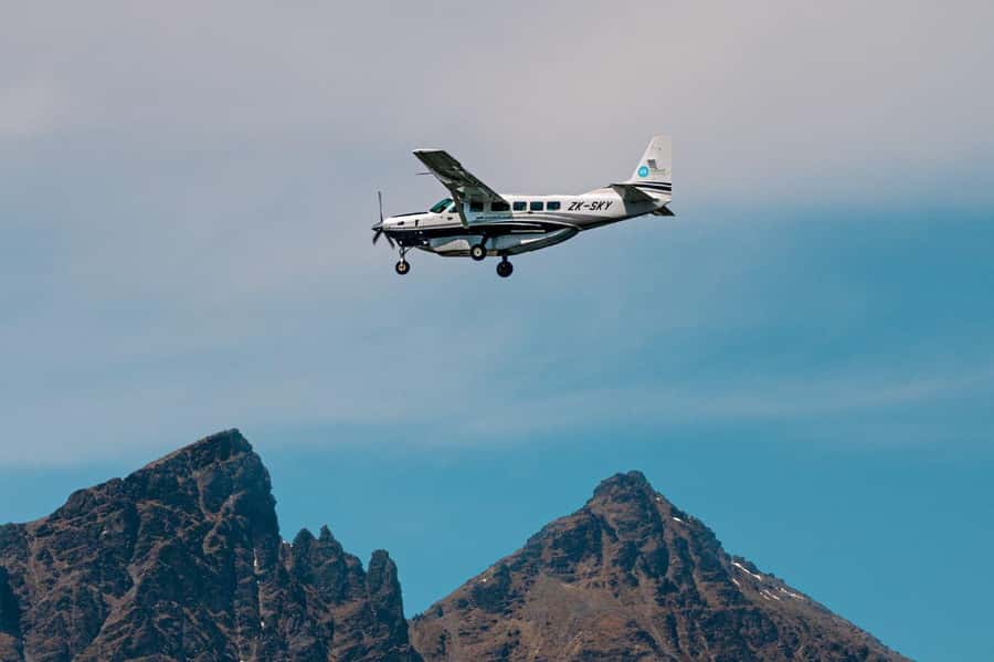 From Queenstown: Milford Sound Flight and Cruise with Lunch - From Skippers Canyon to Tutoko Glacier