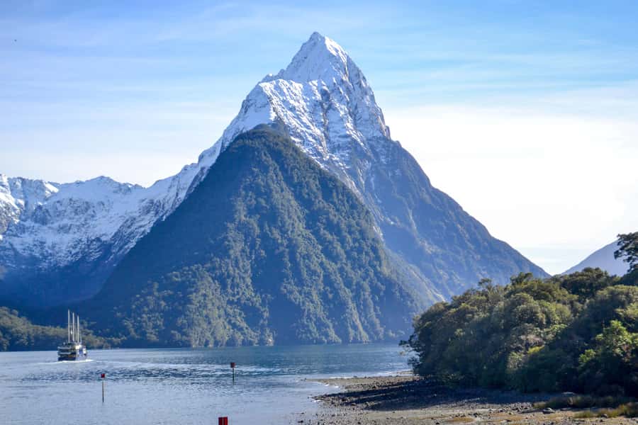 From Queenstown: Milford Sound Premium Day Tour and Cruise - A comfortable coach helps, but it cannot shorten the day