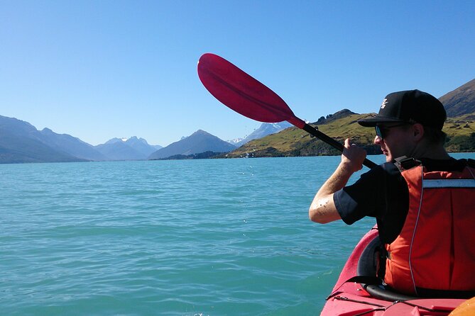 Glenorchy Island Safari departing Queenstown - Safety briefing and beach launch