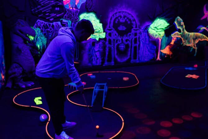 Glow in the Dark Mini Golf in Queenstown - Who should book Putt’N’Glow?