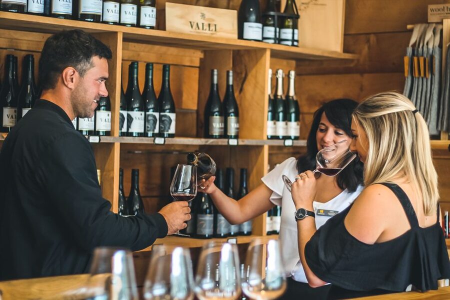 Gourmet Food and Wine Tour with Lunch and Wine Tastings - Old Cromwell adds a change of pace