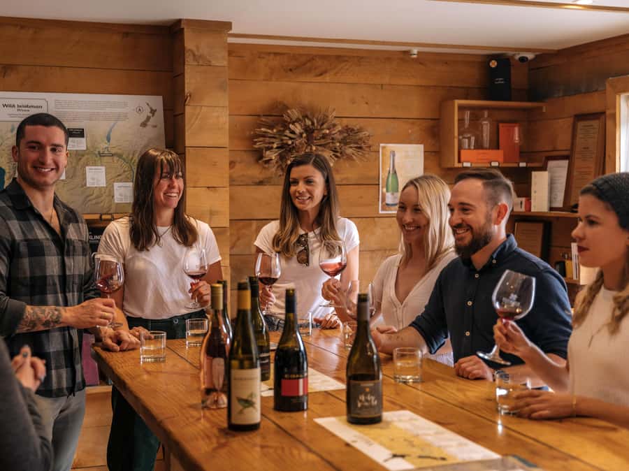 Gourmet Food and Wine Tour with Lunch and Wine Tastings - The Kawarau Gorge sets the scene