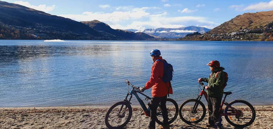 Guided Scenic E-bike Tour - Ride to the Lake - Starting in Frankton and getting ready to ride