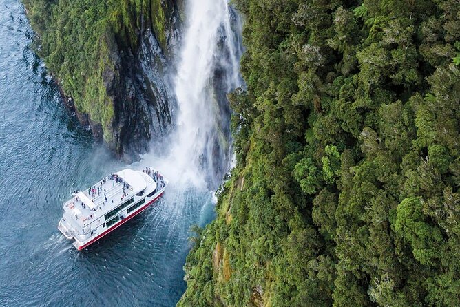 Half-Day Milford Helicopter Flight and Cruise from Queenstown - Milford Sound from the boat