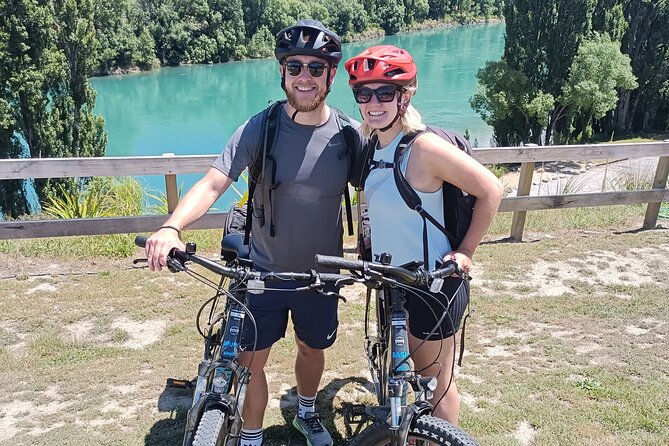 Lake Dunstan Cycleway Bike Rental And Return Shuttle - Crossing the Hugo Suspension Bridge