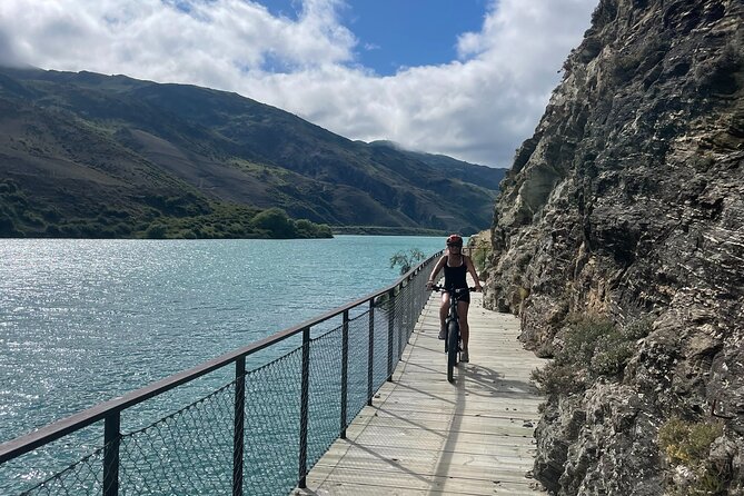 Lake Dunstan Cycleway Bike Rental And Return Shuttle - Finishing in historic Clyde