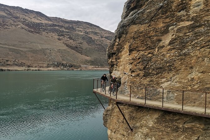Lake Dunstan Cycleway with E-Bike hire and Shuttle service - Key points to know before you book