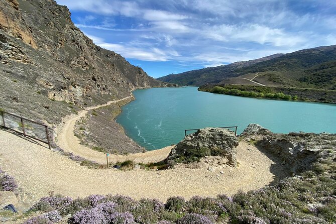 Lake Dunstan Discovery Day Tour by eBike with Shuttle - Kawarau River, farmland, and changing scenery