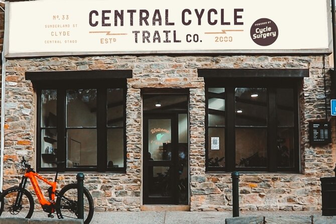 Lake Dunstan E-Bike Trail Adventure - The first half: easy riding, open views, and food stops