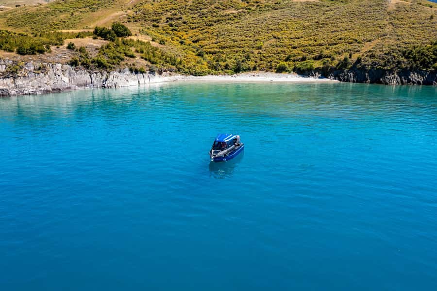 Lake Wakatipu: 3 Hour Fishing Adventure by Boat - Three hours between trout, salmon, and mountain peaks