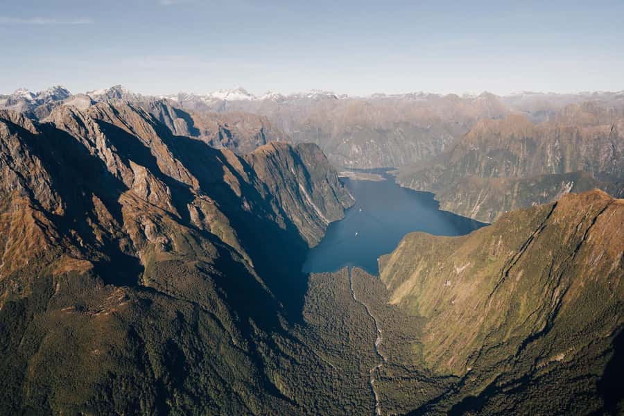 Milford Sound: 1.5-Hour Helicopter Tour with Two Landings - Why the helicopter changes your Milford Sound day