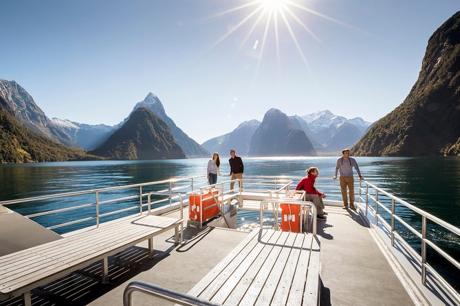 Milford Sound Coach & Cruise from Queenstown: Panoramic Views - Key points at a glance