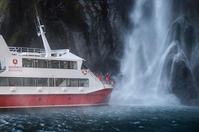 Milford Sound Coach & Cruise from Queenstown: Panoramic Views - The Homer Tunnel and Cleddau River