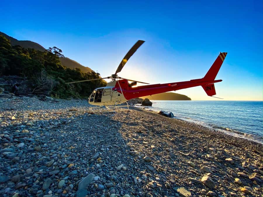 Milford Sound Extended Helicopter Flight & 3 Landings - Key points at a glance