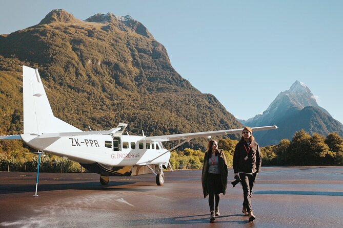 Milford Sound Fly Explore Fly ex Queenstown by Glenorchy Air - The flight from Lake Wakatipu to Fiordland