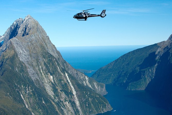 Milford Sound Helicopter Flight and Cruise from Queenstown - Crossing the Southern Alps by helicopter