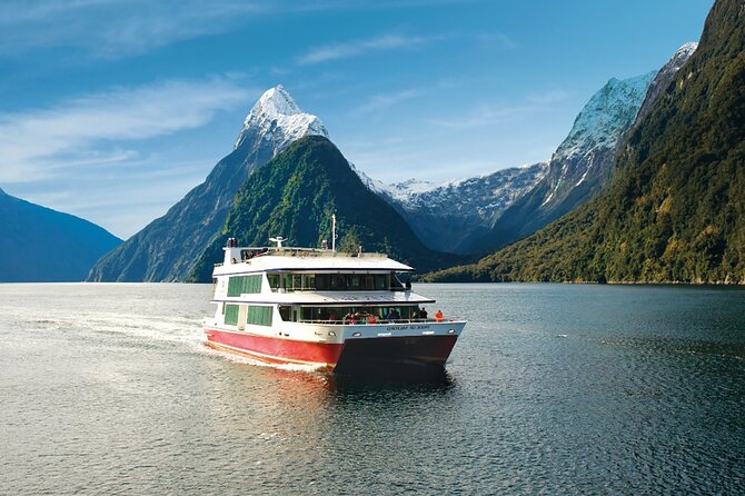 Milford Sound Tour: Cruise & Flight - Southland farmland and the Te Anau break