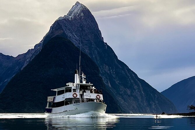 Premium Milford Sound Tour Including Cruise, Flight & Lunch - Why the coach, cruise, and flight combination works