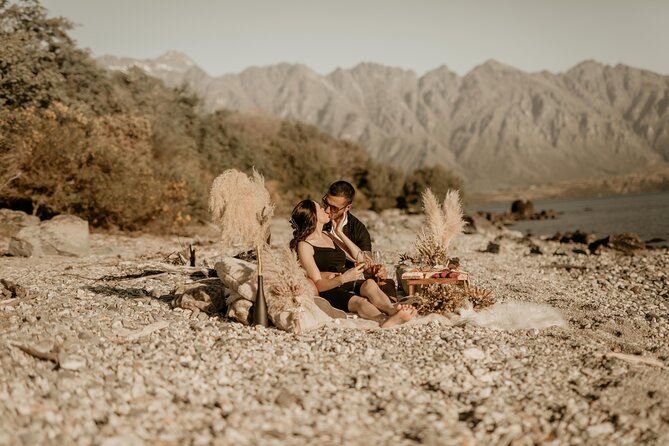 Private Couples Photo Shoot in Queenstown - Why golden hour changes the result