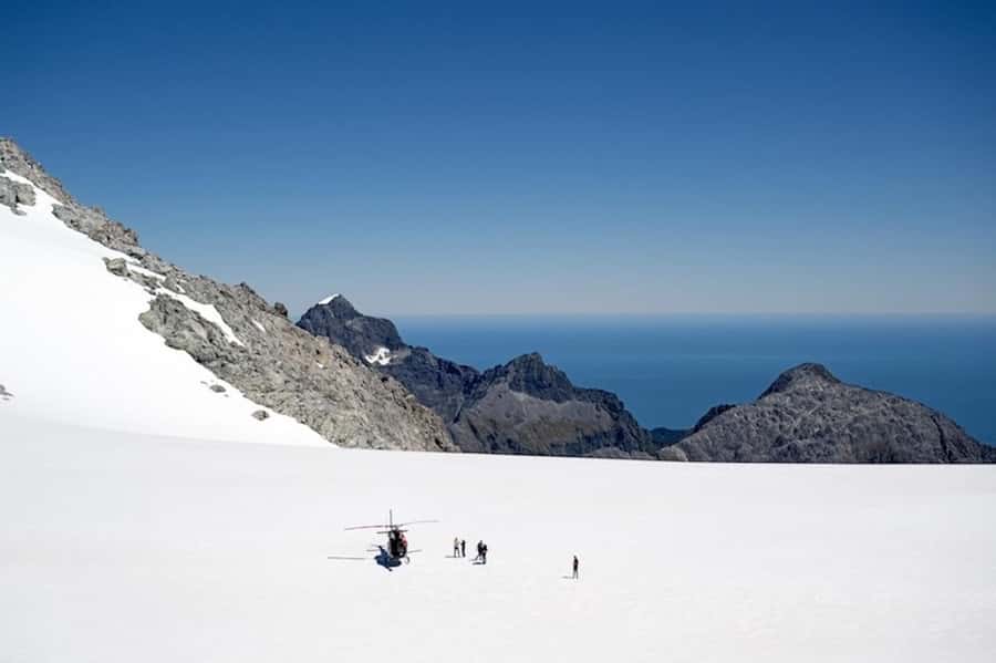 Queenstown: 2.5 Hour Flight to Fiordland's Iconic Locations - What to wear and bring