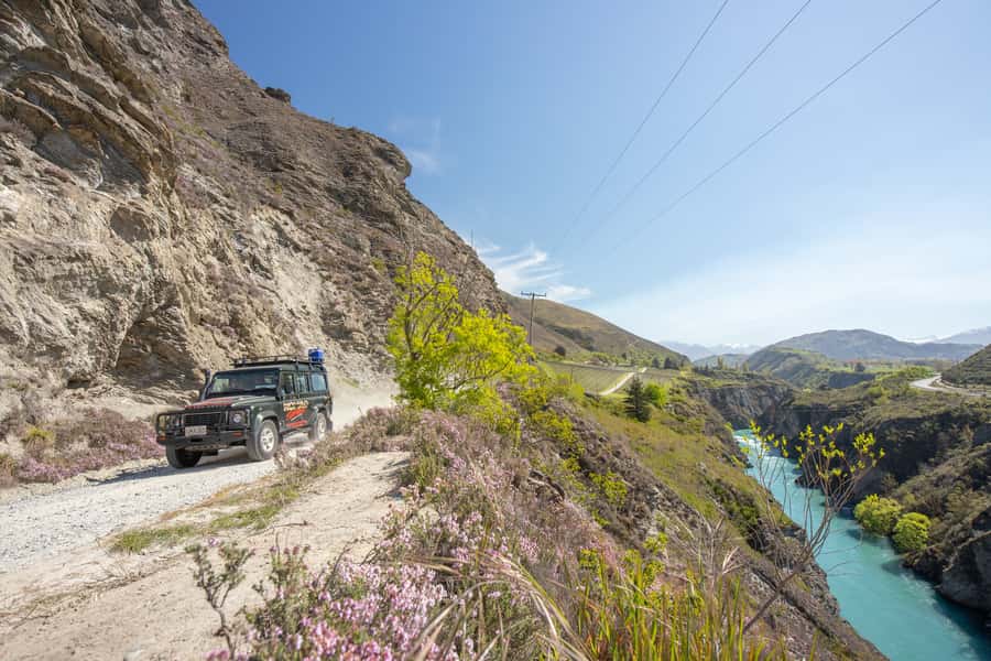 Queenstown: 4WD Lord Of the Rings Tour Half-Day Tour - Kawarau Gorge and the Pillars of the Kings