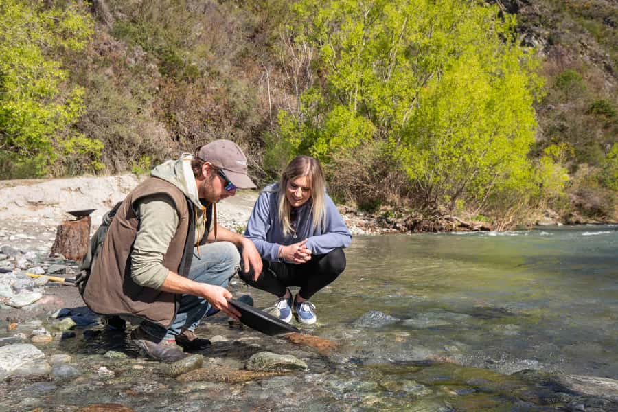 Queenstown: 4WD Lord Of the Rings Tour Half-Day Tour - Arrowtown and the trail of the One Ring