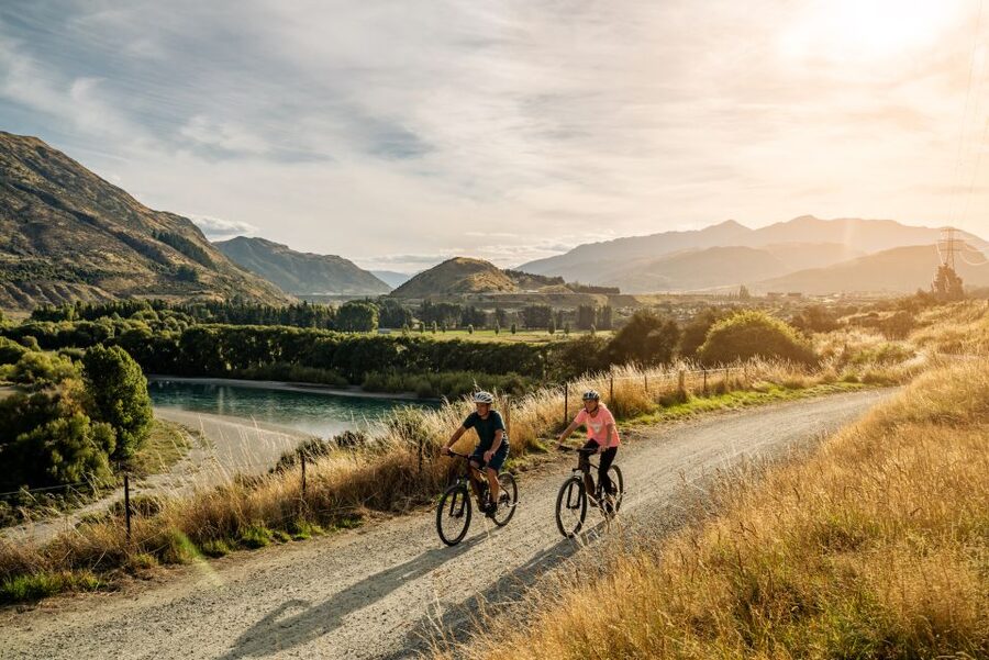 Queenstown: Arrowtown To Queenstown Biking Adventure - Rural riding means packing your own lunch and water