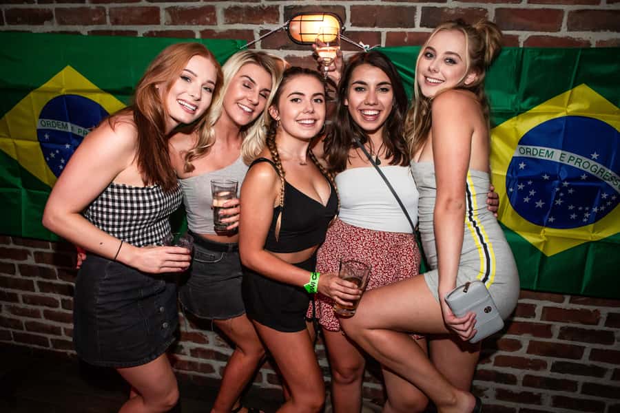 Queenstown: Bar Crawl with 5 Free Shots and Pizza - Moving through five different party stops