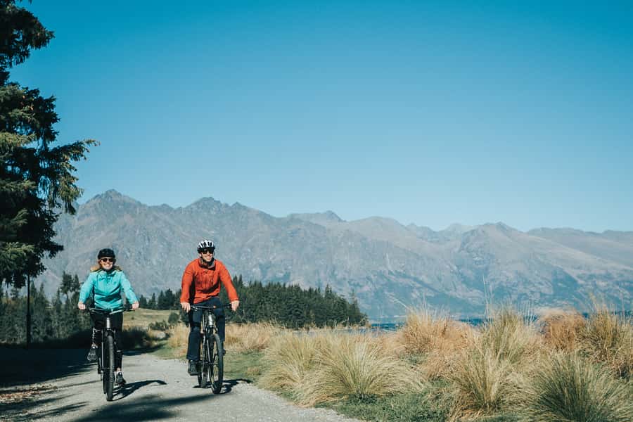 Queenstown: E-bike Hire on the Queenstown Trail - Choosing the Kelvin Peninsula Trail toward Jack’s Point