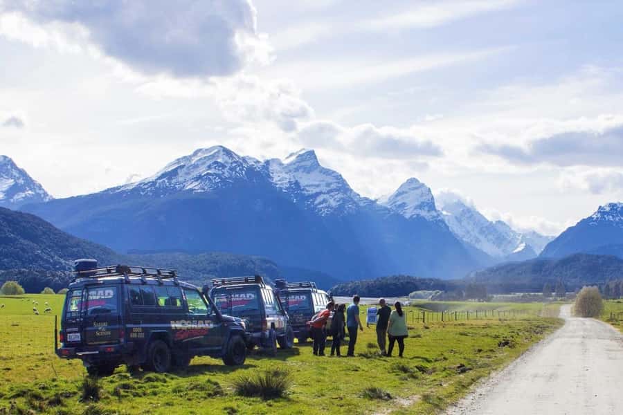 Queenstown: Full-Day 4WD Lord of Rings Tour with Lunch - Arrowtown and Gibbston add a different side of the region