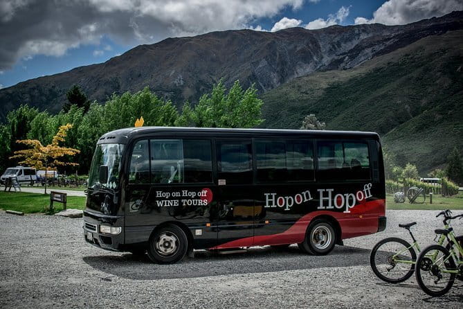 Queenstown Gin and Whiskey tours - Rifters’ Tasting Room and the local gin focus