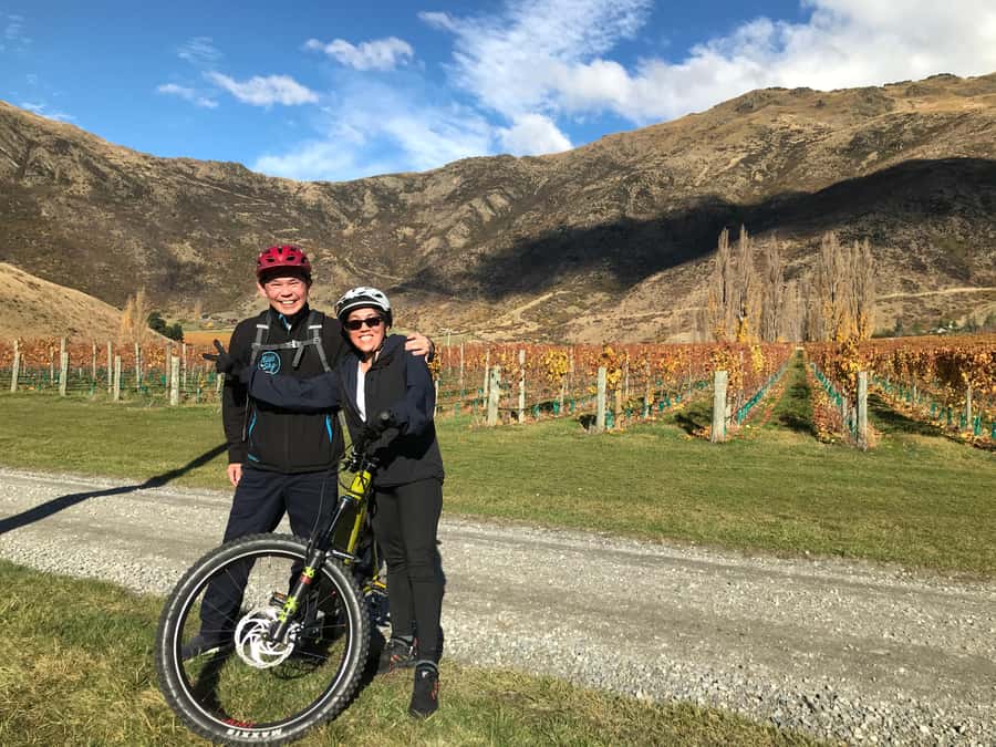 Queenstown: Guided E-Bike Tour with Winery Visits & Tastings - Who should book this Queenstown tour?