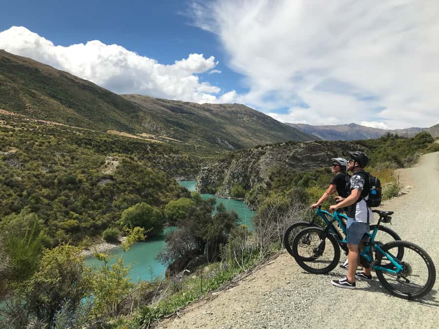Queenstown: Guided E-Bike Tour with Winery Visits & Tastings - Two family-owned wineries and an artisan platter
