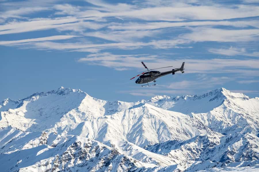 Queenstown Helicopter Flight with Snow Landing | 30 mins - The alpine snow landing