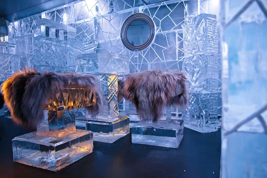 Queenstown: Ice Bar Entry with Warm Winter Gear and Drink - Who will enjoy this most