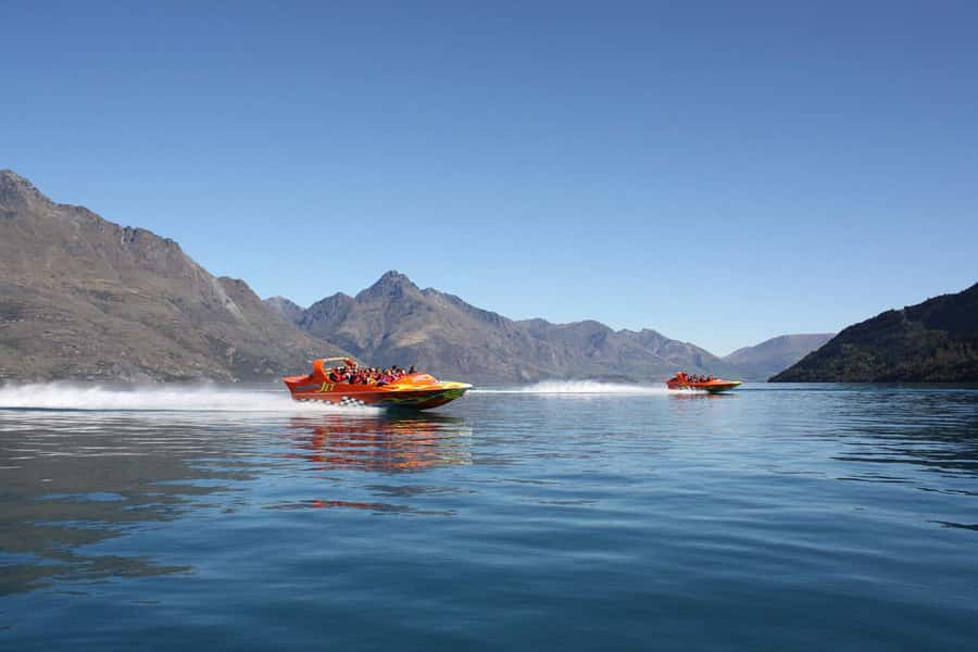 Queenstown: Jet Boat Adventure with Thunder Jet - A fast introduction to Queenstown from the water