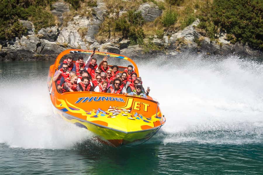 Queenstown: Jet Boat Adventure with Thunder Jet - What happens from the meeting point to the boat