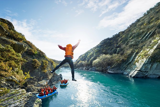 Queenstown Kawarau River Rafting and Jet Boat - Kawarau Gorge brings scenery and gold-mining history