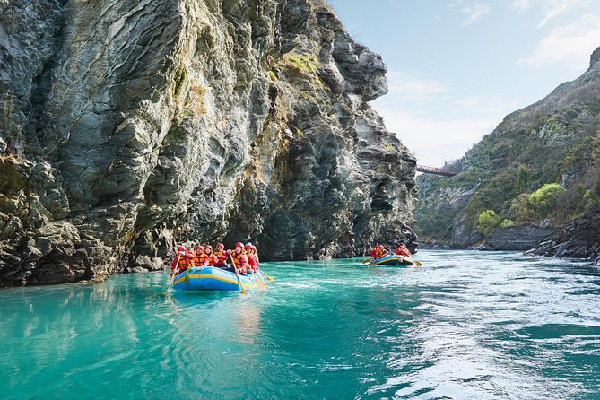 Queenstown Kawarau River Rafting and Jet Boat - The jet boat ride begins with speed and spins