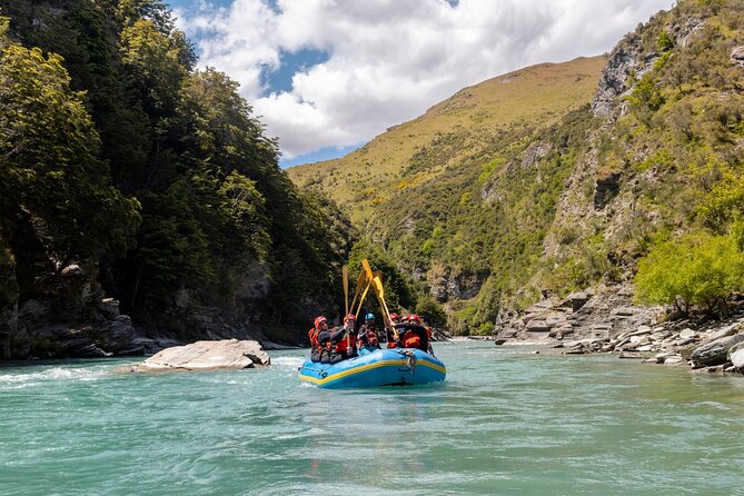 Queenstown: Kawarau River Whitewater Rafting - From Beach Street to the raft base