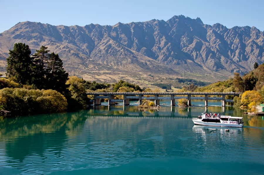 Queenstown: Lake Wakatipu Scenic Cruise - Why the small group matters