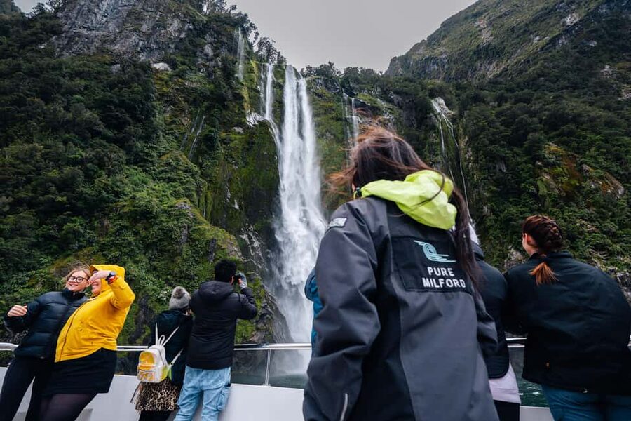 Queenstown: Milford Sound Coach & Cruise Full-Day Trip - Lunch, comfort, and the return journey