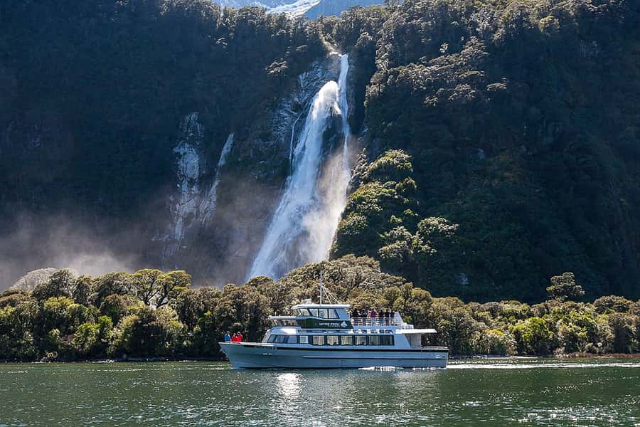 Queenstown: Milford Sound Cruise with Helicopter Transfer - Key points at a glance