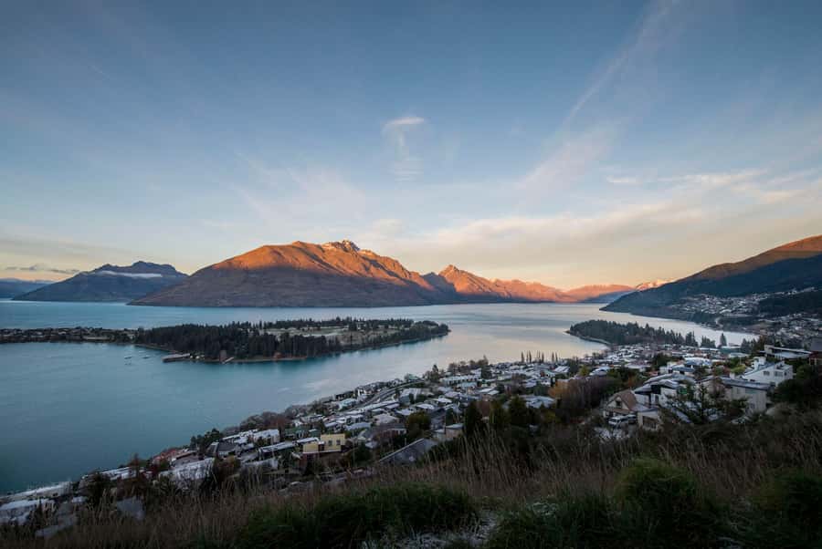 Queenstown: Scenic Highlights, Tour with Wine & Lake Cruise - A smart first look at Queenstown