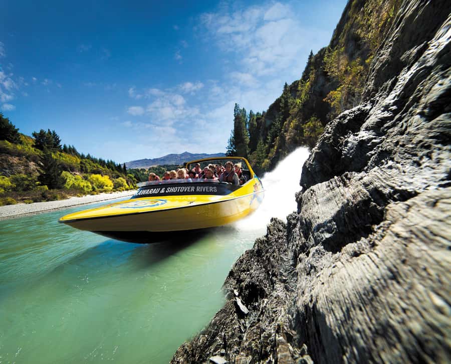 Queenstown: Shotover River and Kawarau River Jet Boat Ride - What the heated rails can and cannot do