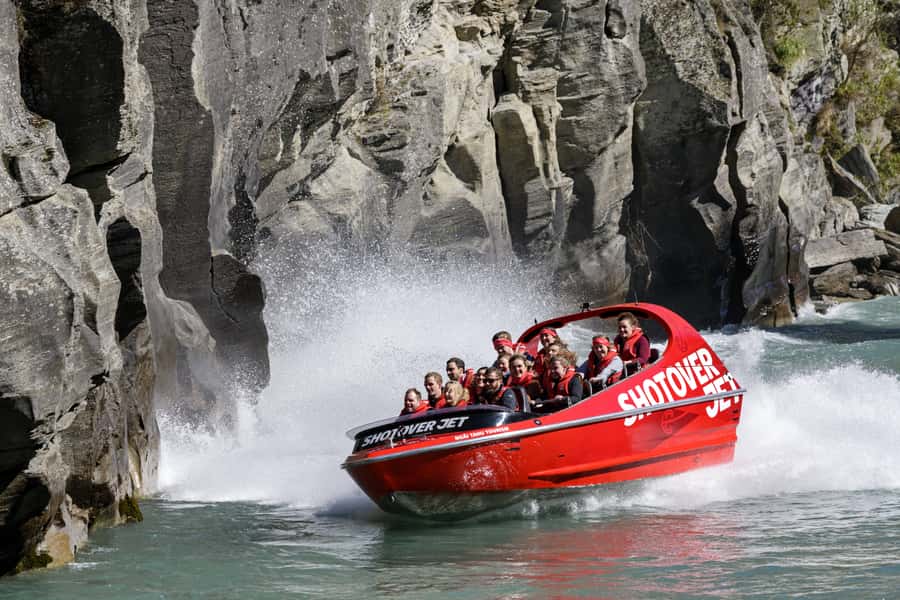 Queenstown: Shotover River Extreme Jet Boat Experience - Families, first-timers, and nervous riders