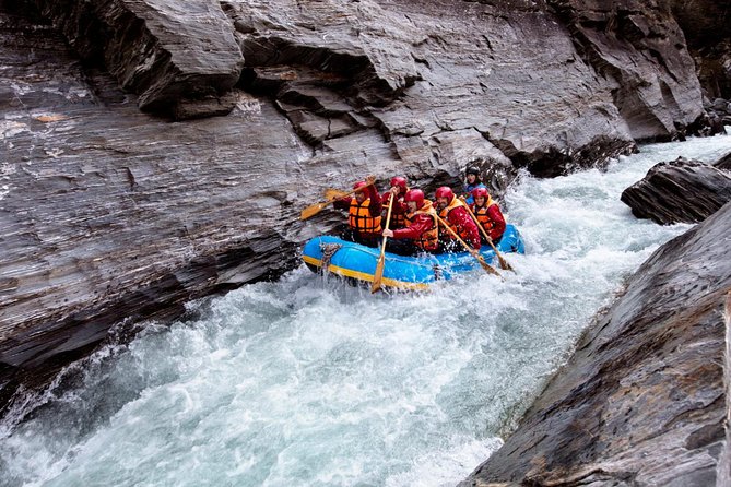 Queenstown Shotover River White Water Rafting - From Queenstown to the Shotover River