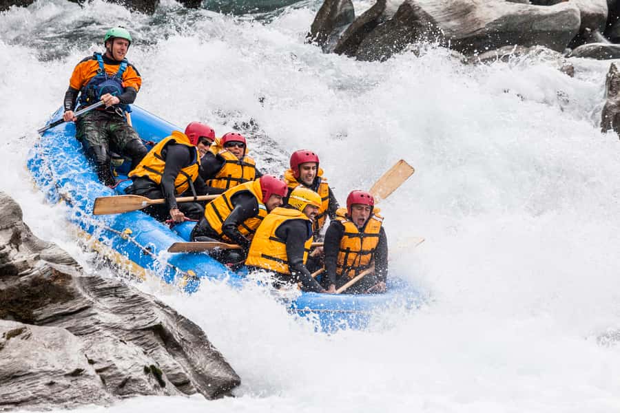 Queenstown: Shotover River Whitewater Rafting Trip - The road into Skippers Canyon sets the tone
